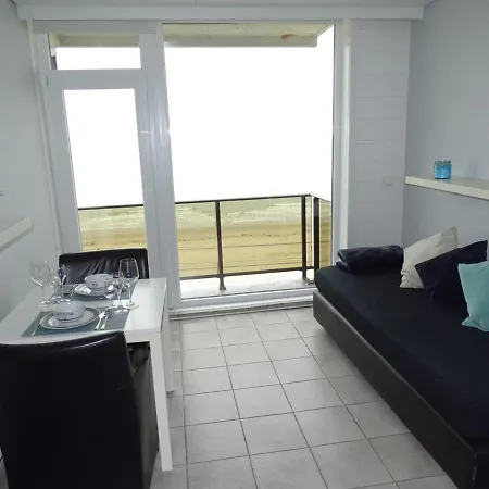 Modern Direct Seaview & Free Parking Apartment Ostend