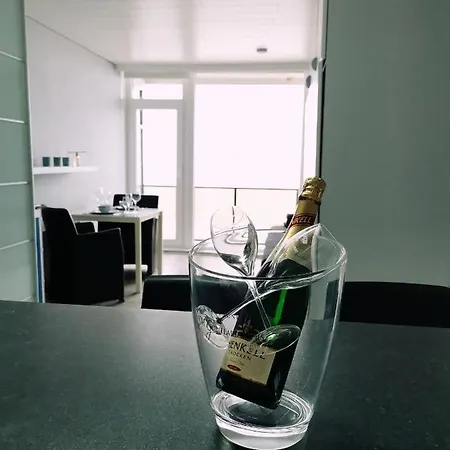 Modern Direct Seaview & Free Parking Apartment *
